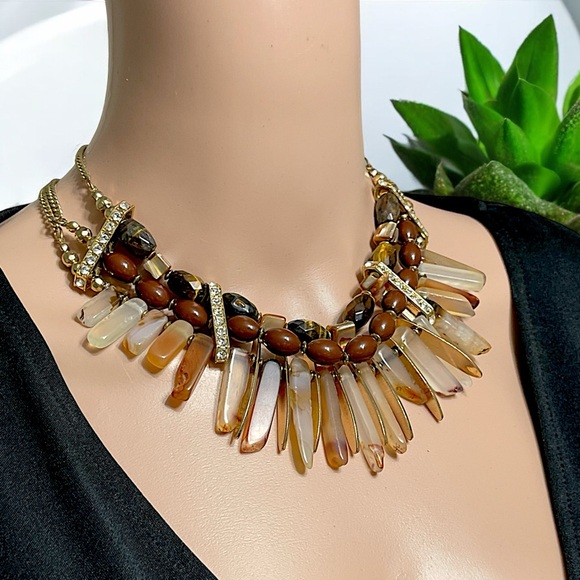 Beautiful Beaded Tortoise Necklace & Gold-Tone Set - Picture 4 of 16